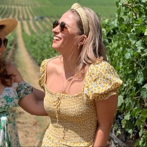 Meet your Posher, Caitlin